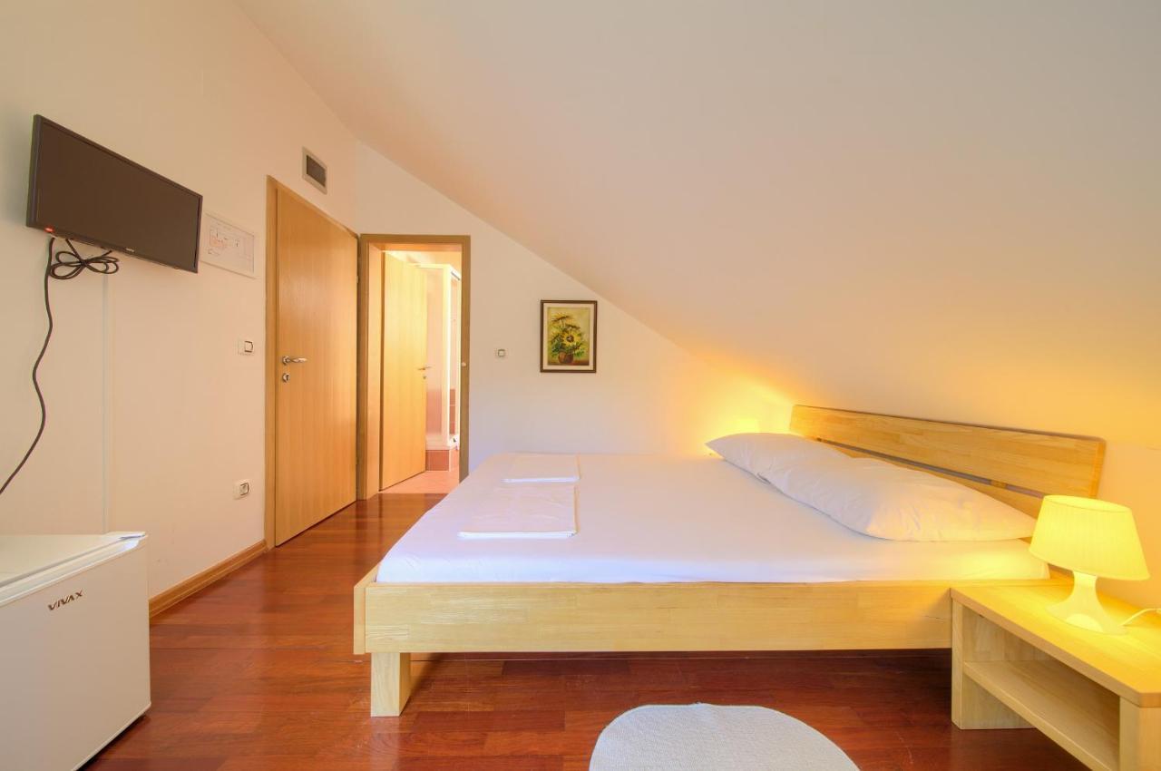 Bed&Breakfast Lucija Bed and Breakfast Punat Buitenkant foto