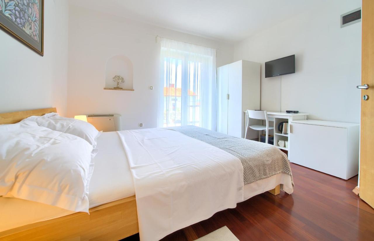 Bed&Breakfast Lucija Bed and Breakfast Punat Buitenkant foto